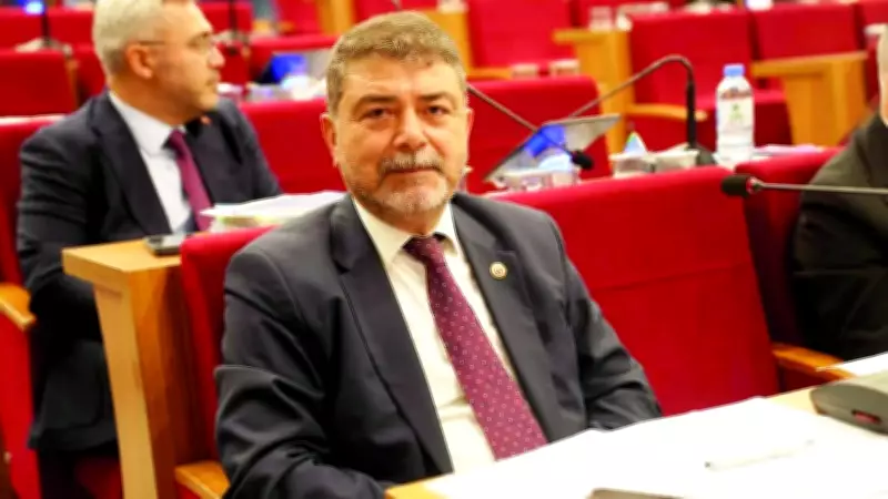 İzmir'de Yolsuzluk İddiaları: Belediye Başkanlarının Sevgilileri ve İstanbul Bağlantıları