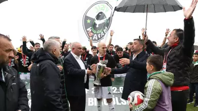 12 Bingöl Spor, 3. Lig'de Şampiyon Oldu ve Kupasını Törenle Aldı