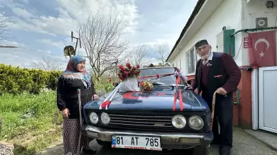 86 Yaşında Romantizm Dersi: 55 Yıllık Eşine Gelin Arabası ve Şiirle Sürpriz