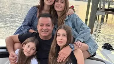 Acun Ilıcalı'nın Aile Pozu Sosyal Medyada Fırtına Kopardı!
