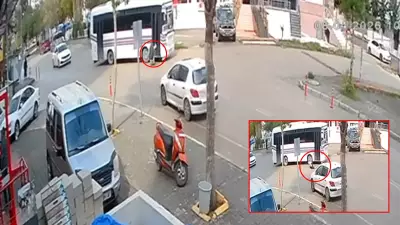 Adana'da Toplu Taşıma Kazası: Yaşlı Adam Açık Kapıdan Savruldu