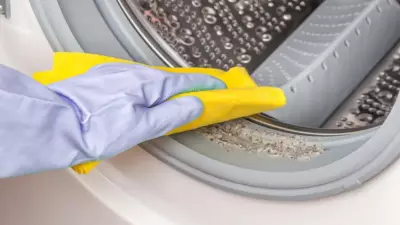 Çamaşır Makineniz Küf ve Bakteri Yuvası Olabilir! İşte Saniyeler İçinde Temizleyen Yöntem