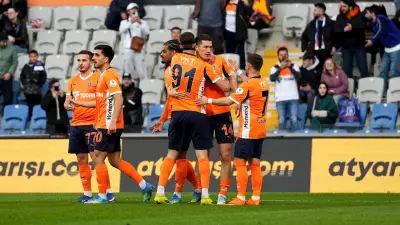 Başakşehir, Gençlerbirliği'ni 3-0 Yenerek Avrupa Yolunda İlerliyor
