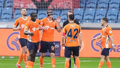 Başakşehir, Gençlerbirliği'ni İlk Yarıda 3-0 Mağlup Etti