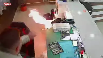 Bayburt'ta Telefon Bataryası Aniden Patladı: Tamirci Korku Dolu Anlar Yaşadı