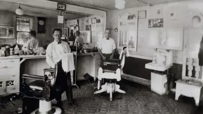 Berber Direklerindeki Kırmızı Beyaz Çizgilerin Şaşırtıcı Tarihi ve Anlamı