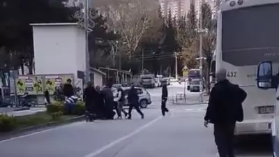 Bursa'da Park Yeri Kavgası: Minibüs ve Araç Sürücüleri Yumruklaştı