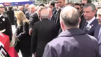 Cenaze Töreninde CHP Krizi: Kılıçdaroğlu, Özel'i Görmezden Geldi