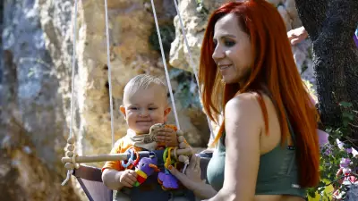 Dağcı Çift 15 Aylık Bebekleriyle 6 Zirveye Tırmandı: Doğa Tutkusu Ailece