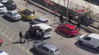 Diyarbakır'da Boşanma Davası Nedeniyle İki Aile Arasında Bıçaklı Kavga: 3 Yaralı