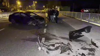 Düzce'de köprü korkuluklarına çarpan otomobil hurdaya döndü: 3 yaralı