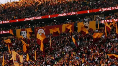 Galatasaray'dan taraftara açık antrenman! Eski futbolcular konuştu