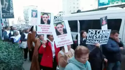 Gayrettepe Yangını Kurbanları İçin Anma Yürüyüşü: 29 Canın Acısı Dinmedi