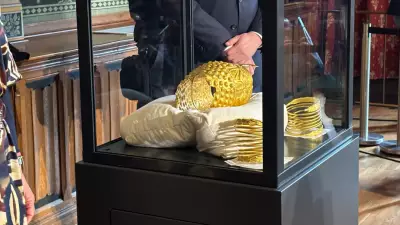 Hollanda'da Çalınan 2.500 Yıllık Altın Miğfer ve Bilezikler Bulundu