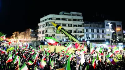 Hürmüz Boğazı'nda Gerilim Tırmanıyor: İran Gemilere Müdahale Etti, ABD'den Ateşkes Açıklaması