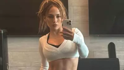 Jennifer Lopez'den Karın Kası Gösterisi: 'Kalk ve Çalış'