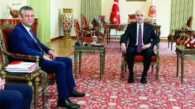 İki Saatlik Ara Seçim Görüşmesi: Siyasi Liderler Bir Araya Geldi