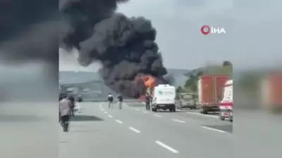 Kuzey Marmara Otoyolu'nda Seyir Halindeki Tırda Yangın Çıktı
