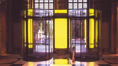 İlk Döner Kapının Kullanım Kılavuzu Vardı: Tarihteki 6 İlginç İcadın Şaşırtan Hikayesi