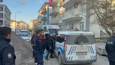 Malatya'da Bıçaklı Kavga: Baba ve Oğlu Yaralandı, 4 Kişi Gözaltında