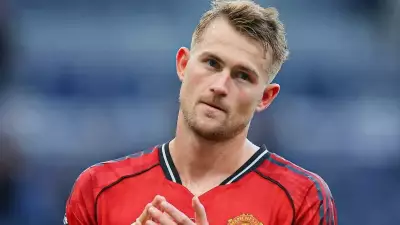 Manchester United, De Ligt'in cinsiyet değiştirme iddialarına antrenman pozuyla yanıt verdi