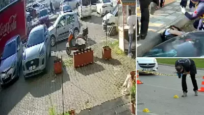 Motosiklette kırmızı ışıkta bekleyen iki genç silahlı saldırıya uğradı