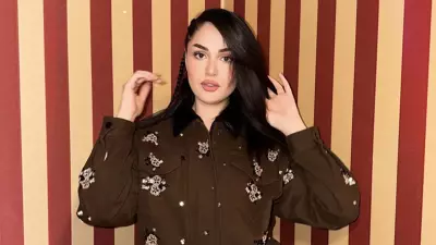 Naz Şenlendirici Sibel Can'la Sahnede: 'Yeni Sibel Can' İddiaları