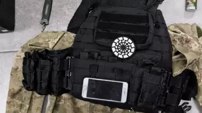 Okul Saldırısı Paylaşımı Yapan Şüphelinin Evinde Hücum Yeleği ve Askeri Malzeme Ele Geçirildi