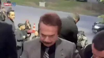 Orhan Gencebay Hastaneden Çıktı, Ödül Töreninde Eşinden Maske Uyarısı Aldı