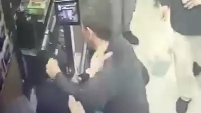 Pendik'te Poşet Tartışması Dehşete Dönüştü: Kasiyere Yumruk Yağdı