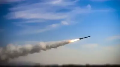 İran, BAE'deki Cebel Ali Limanı'nda İsrail Gemisini Füze ile Vurdu