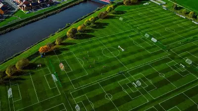 Salford City'nin Manchester United İle İlişkisi: Pilot Takım İddiaları Gerçeği Yansıtmıyor