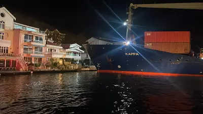 İstanbul Boğazı'nda Gemi Dümen Arızası: Kurtarma Ekipleri Bölgede