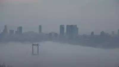 İstanbul Sise Teslim Oldu: Boğaz'da Gemi Trafiği Askıya Alındı