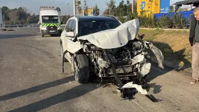 İstanbul'da Elektrikli Araç Aniden Durdu, Arkadan Gelen Aynı Model Çarptı