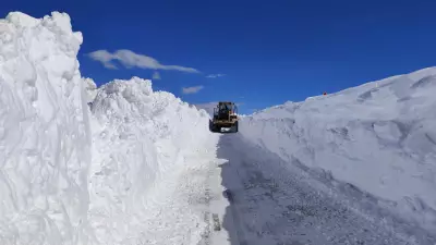 Van'da Kar Seferberliği: 5 Metrelik Kardan Tünellerle Yol Açma Mücadelesi