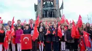23 Nisan'da Cumhuriyet Anıtı'na çelenk bırakıldı