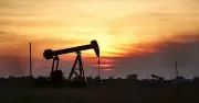 ABD'de Petrol Stokları Beklenenden Fazla Azaldı, Piyasalar Hareketlendi