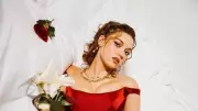 Afra Saraçoğlu 23 Nisan arşivini açtı! Hiç görülmemiş çocukluk fotoğrafları