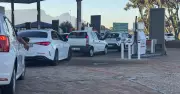 Akaryakıt Zammı Öncesi Güney Afrika'da 140 İstasyonda Yakıt Tükendi, Uzun Kuyruklar Oluştu