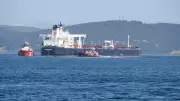 Çanakkale Boğazı'nda gemi arızası: Trafik çift yönlü durduruldu