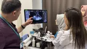 Anne Karnında İdrar Torbası Şişen İkiz Bebek Ameliyatla Sağlığına Kavuştu