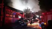 Antalya'da oto tamir atölyesinde yangın: 5 araç kullanılamaz hale geldi