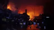 Antalya'da Sanayi Sitesinde Çıkan Yangında 15 Araç Alevler Arasında Kaldı