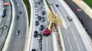 Başakşehir'de Hafriyat Kamyonu Devrildi: Yol Trafiğe Kapandı, Yaralanma Olmadı