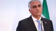 Berlin'de İran'ın devrik Şahı'nın oğlu Rıza Pehlevi'ye kırmızı sıvı saldırısı
