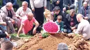 Burdur'da düğün hazırlığı yapan çift banyoda ölü bulundu, baba gelin çiçeğini mezara koydu