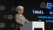 Emine Erdoğan'dan Filistinli Çocuklar İçin Çağrı: Eğitim, Barışı Beklerken Askıya Alınamaz