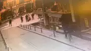 Fatih'te Korkunç Cinayet: Kurye Başından Vurularak Öldürüldü, Anlar Kamerada