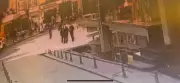 Fatih'teki Kurye Cinayeti Görüntüleri Ortaya Çıktı: Şüpheliler Kaçma Hazırlığındayken Yakalandı